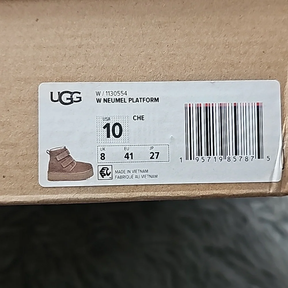 UGG NEUMEL PLATFORM sz 10 womens boots. Brand New in BOX!! Dont Miss Out!♡ Ches!